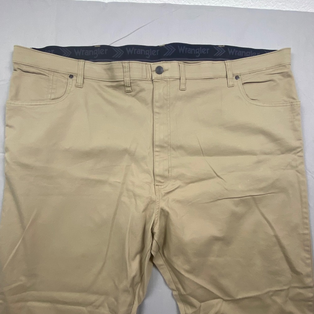 Wrangler Mens 48x30 Khaki Stretch Chino Pants Straight Leg Comfort Flex Tan